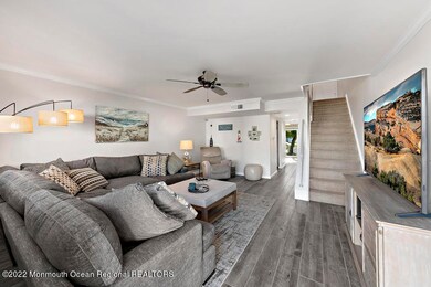 High Ceilings, Crown Molding