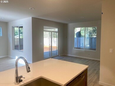 330 W 19th St, Lafayette, OR 97127 - photo 2