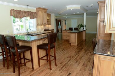 35 Spruce Ln, Colts Neck, NJ 07722 - photo 4