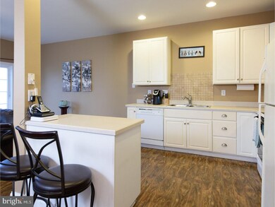 136 Red Oak Ct unit 14, Honey Brook, PA 19344 - photo 7