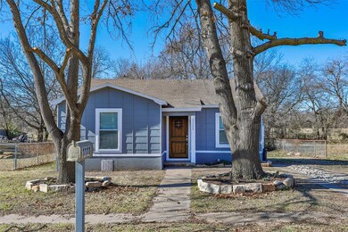 1111 S Taylor St, Gainesville, TX 76240 - photo 2