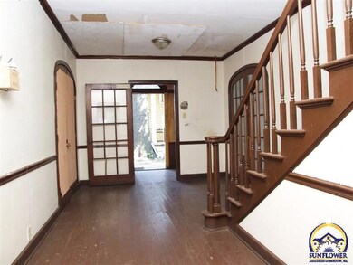 620 SW 9th St, Topeka, KS 66612 - photo 3