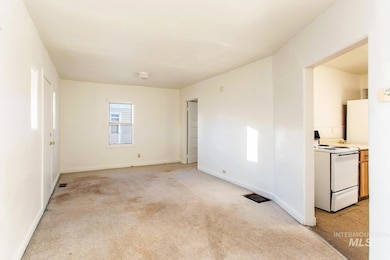319 Jackson St, Twin Falls, ID 83301 - photo 4