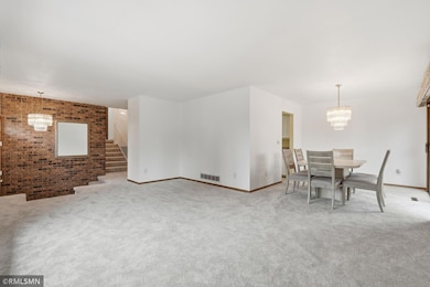 944 Pine View Ct, Saint Paul, MN 55119 - photo 6