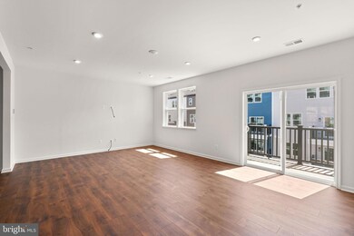 10011 American Pharoah Ln unit B, Laurel, MD 20723 - photo 3