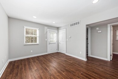 380 W 2nd Ave03