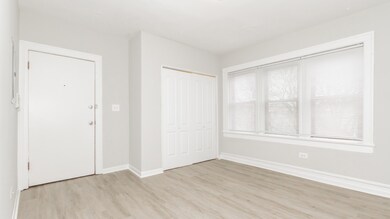 2724 W Rosemont Ave unit 3, Chicago, IL 60659 - photo 3