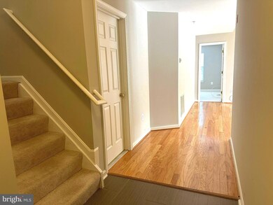 135 Timberbrook Ln unit 304, Gaithersburg, MD 20878 - photo 3