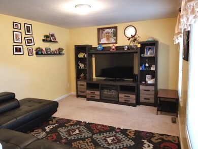 60 Armstrong St, West Springfield, MA 01089 - photo 7