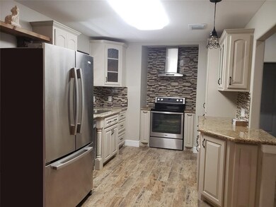 4223 Townes Forest Rd, Friendswood, TX 77546 - photo 4