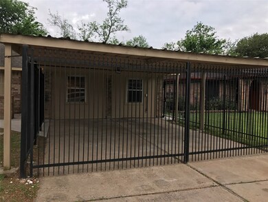 6359 French Chateau Dr, Houston, TX 77088 - photo 3