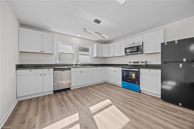 104 Howard St, Thomasville, NC 27360 - photo 5