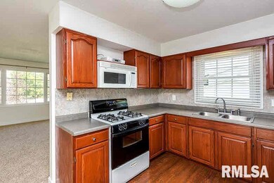 2715 W 61st St, Davenport, IA 52806 - photo 5