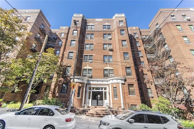 Norwich Hall unit 414, Rego Park, NY 11374 - photo 2