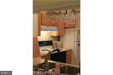 8377 Dunham Ct unit 618, Springfield, VA 22152 - photo 4