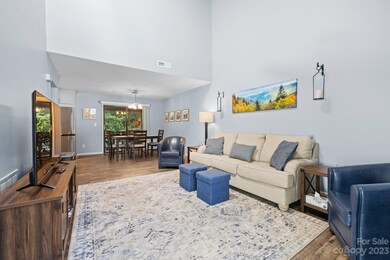 208 Cheyenne Ct, Asheville, NC 28803 - photo 3