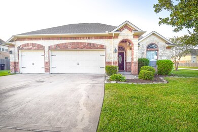 2053 Lepper St, Alvin, TX 77511 - photo 3