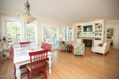 209 Living room & dining Area