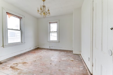 8 Weldon St, Boston, MA 02121 - photo 5