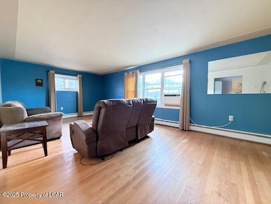 527 E Mine St, Hazleton, PA 18201 - photo 7