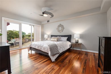  Extra Spacious Primary bedroom w/ access to Patio