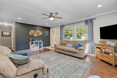 5-LivingRoom