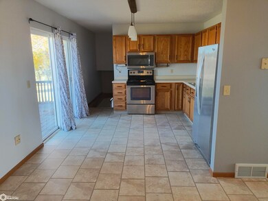 109 W Hilltop Ct, Coon Rapids, IA 50058 - photo 7