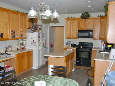 8204 Red Gate Ct, Bowie, MD 20715 - photo 5