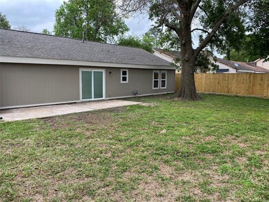 3915 Saratoga Dr, Houston, TX 77088 - photo 3