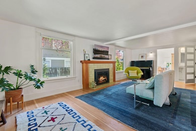 827 NW Delaware Ave, Bend, OR 97701 - photo 6