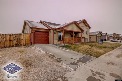862 Fossil Butte St, Mills, WY 82644 - photo 3