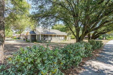 1308 Poindexter Ave, Cleburne, TX 76033 - photo 5