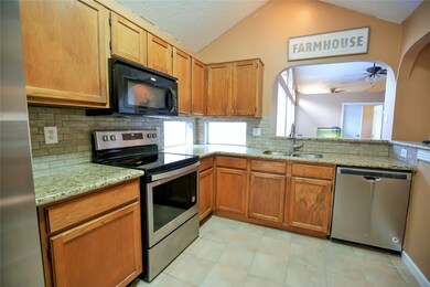 7762 Park Falls Dr, Houston, TX 77095 - photo 3