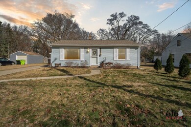 01-3848-Boone-Ave-SW-WindowStill-Real-Es