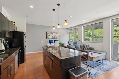 Kitchen & Dinette