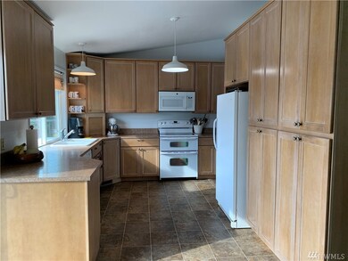 1612 N Aurora Ave, East Wenatchee, WA 98802 - photo 5