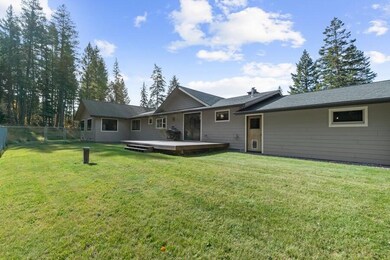 Fenced Back Yard & Trex Deck