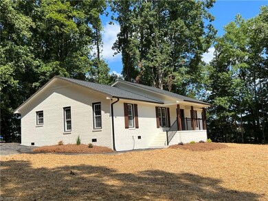 5637 Trotter Country Rd, High Point, NC 27263 - photo 4