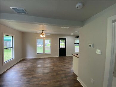 1736 E California St, Gainesville, TX 76240 - photo 5