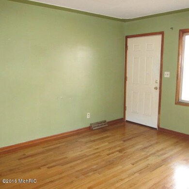 1021 Fuller Living Room