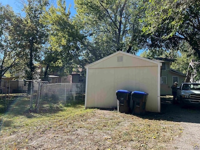 1620 SW Clay St, Topeka, KS 66604 - photo 5