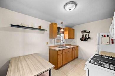 3520 27th Place, Des Moines, IA 50310 - photo 6