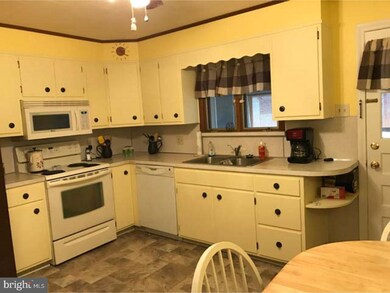 5103 Leesport Ave, Temple, PA 19560 - photo 5