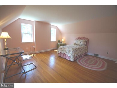 131 Hunters Ln, Devon, PA 19333 - photo 2