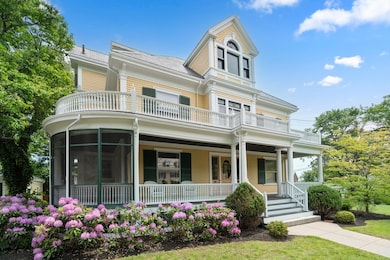 43 Bailey Rd, Watertown, MA 02472 - photo 2