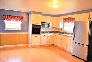 1316 Farragut St, Conway, PA 15027 - photo 3