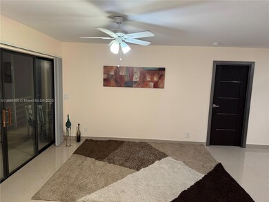 75 Capri B unit 75 B, Delray Beach, FL 33484 - photo 2
