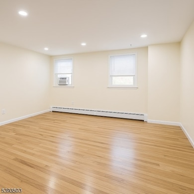 11 Pilgrim Ct, Bloomfield, NJ 07003 - photo 3