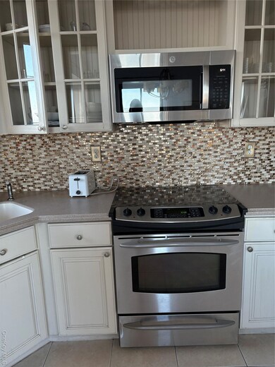 Ocean Club at Long Beach unit 2P, Long Beach, NY 11561 - photo 3