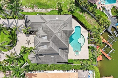 384 Mooring Line Dr, Naples, FL 34102 - photo 2